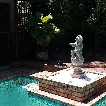 Sounds Of The Sea Bed and Breakfast East London Εξωτερικό φωτογραφία