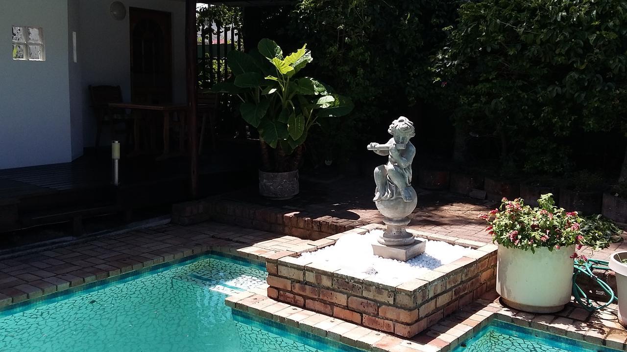 Sounds Of The Sea Bed and Breakfast East London Εξωτερικό φωτογραφία
