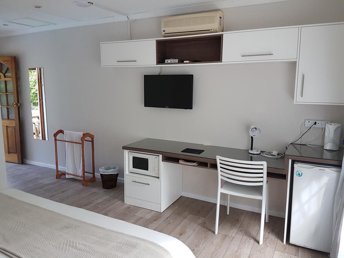 Sounds Of The Sea Bed and Breakfast East London Εξωτερικό φωτογραφία